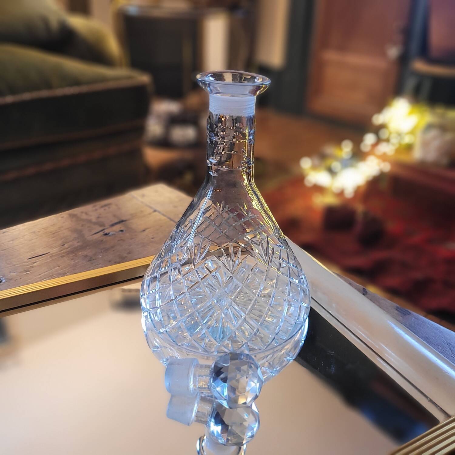 Carafe verre taillé, décor losangé & bouchon diamantaire 60's