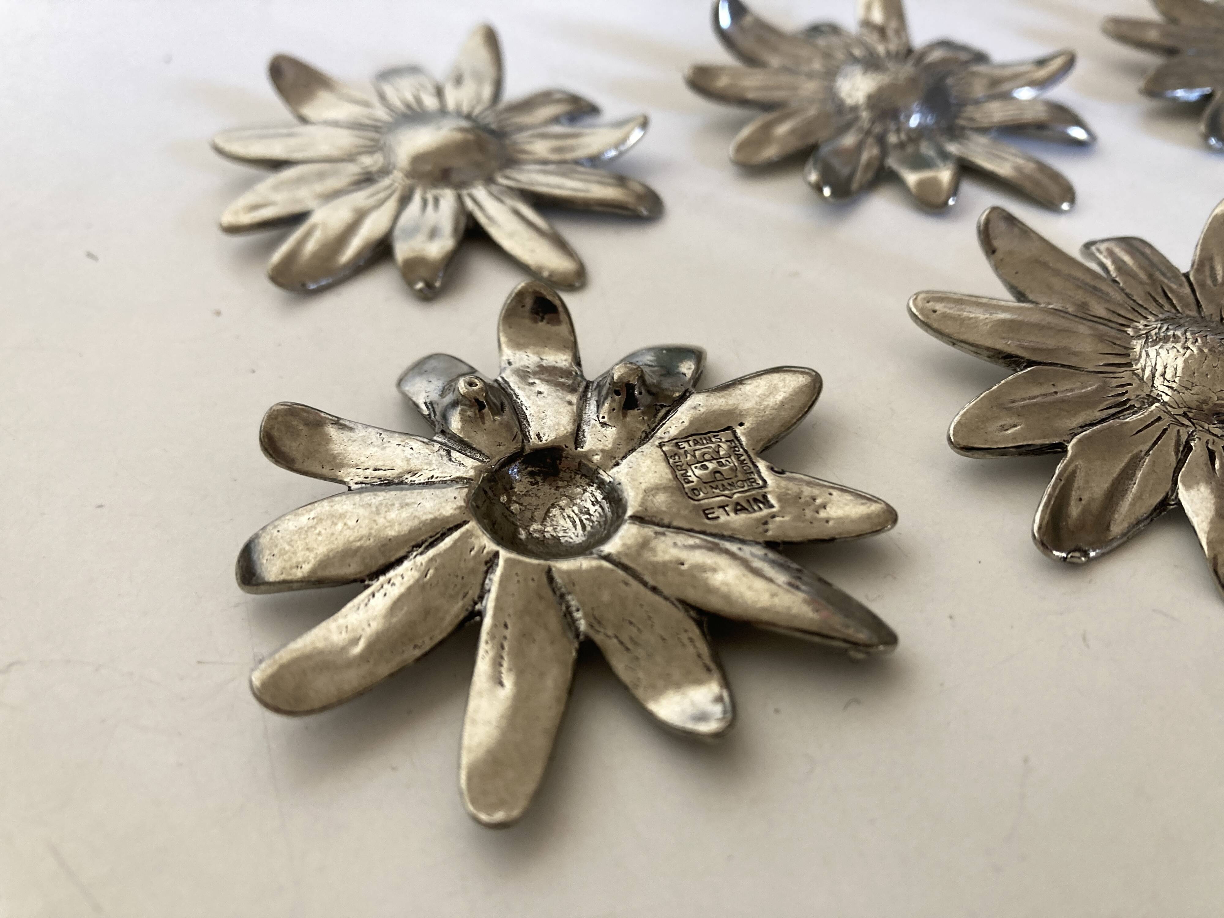 Set de 6 porte-couteau fleurs en métal argenté, 1960
