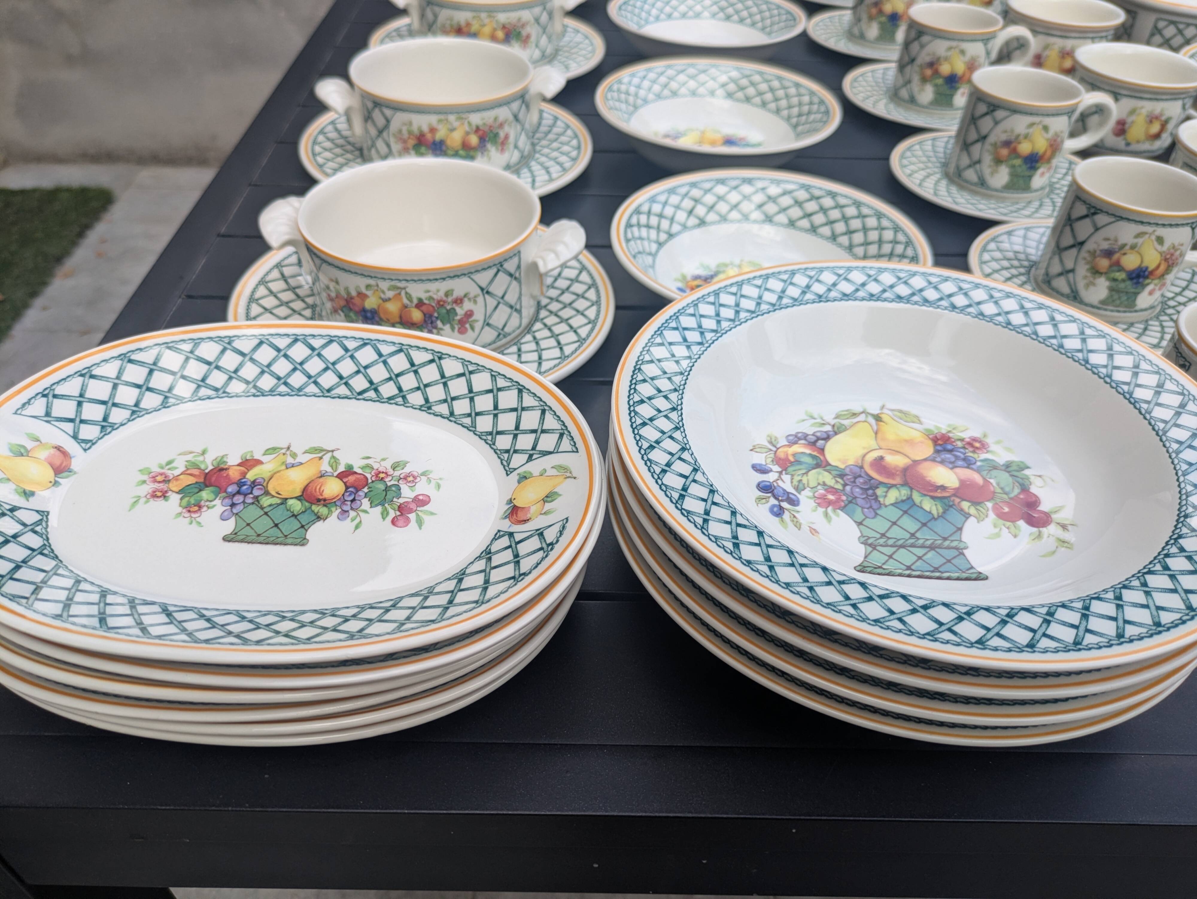Service Basket Villeroy and Bosch 69 pieces