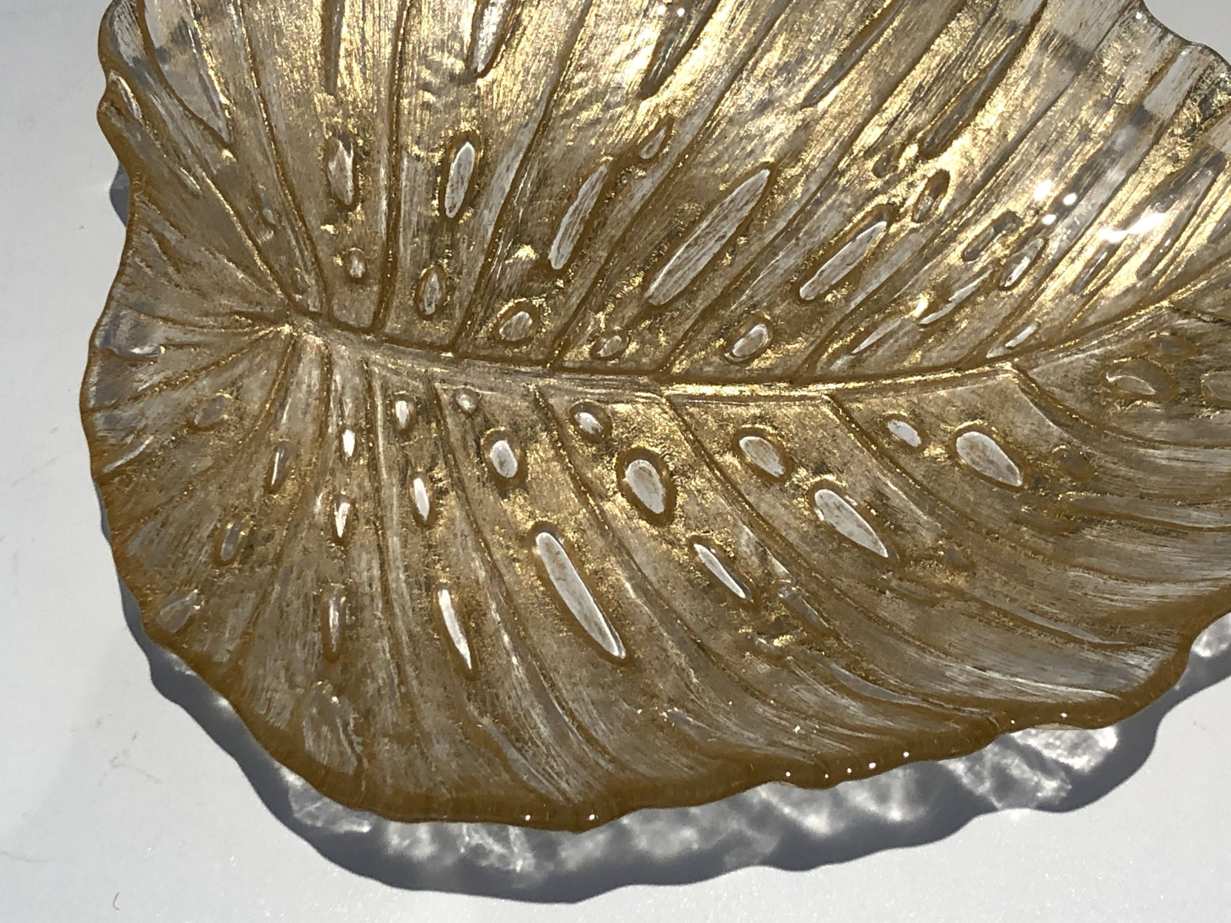Leaf-shaped ashtray in Murano crystal