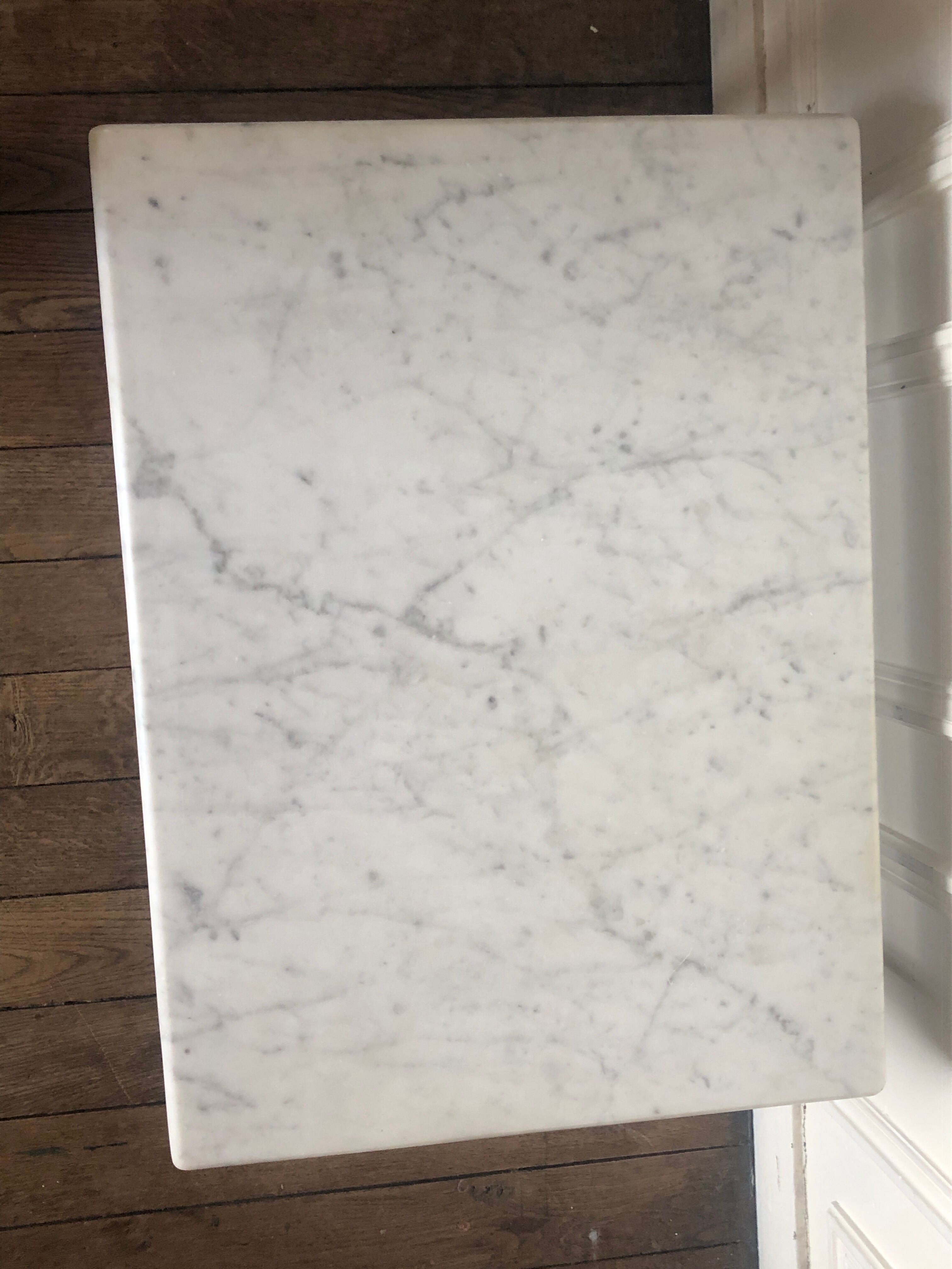 Table low white marble