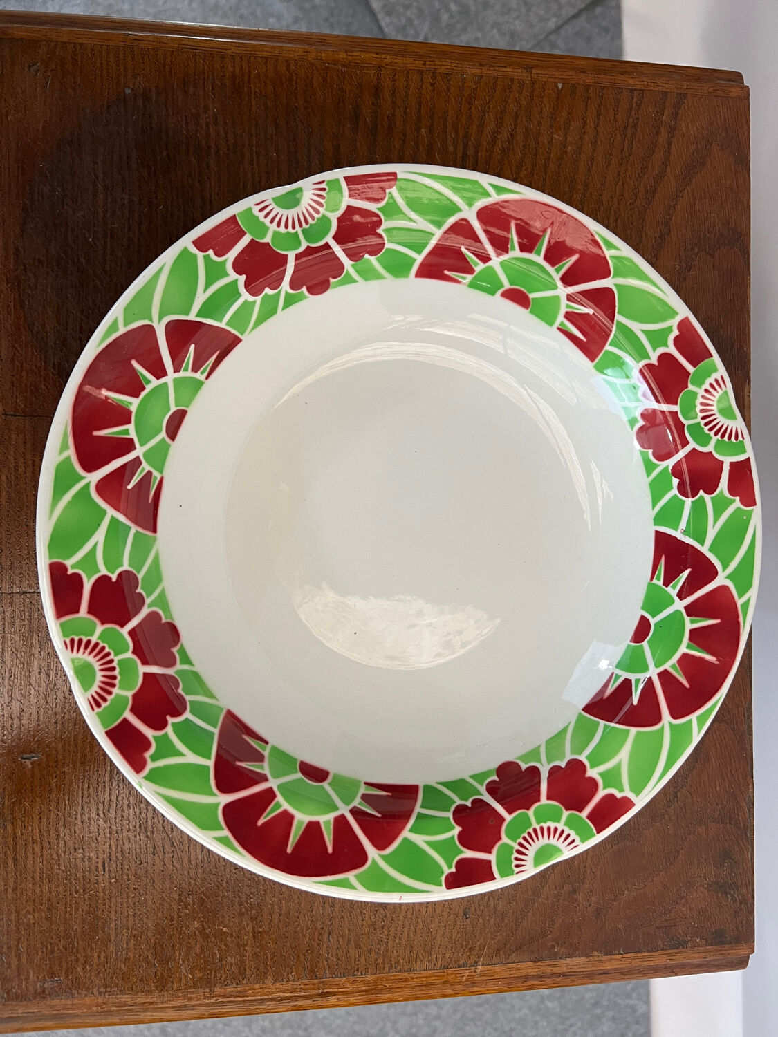 Hollow round dish sarreguemines art nouveau