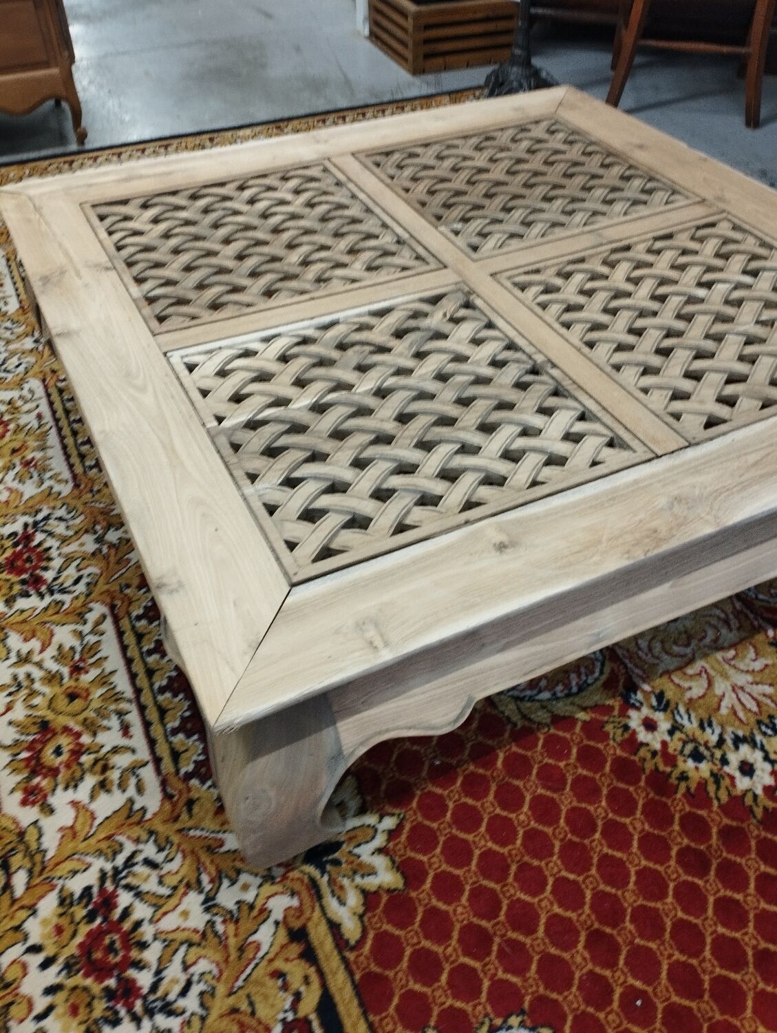 Coffee table "opium"