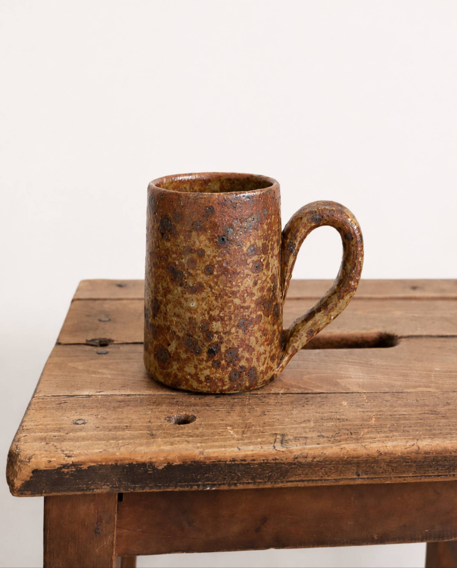 Grand mug en grès pyrité vintage 