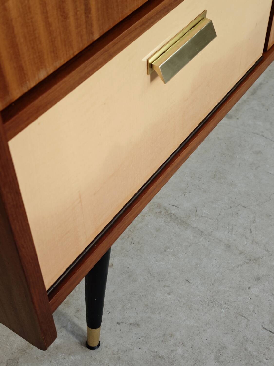 East German sideboard/glass cabinet from the 1960s