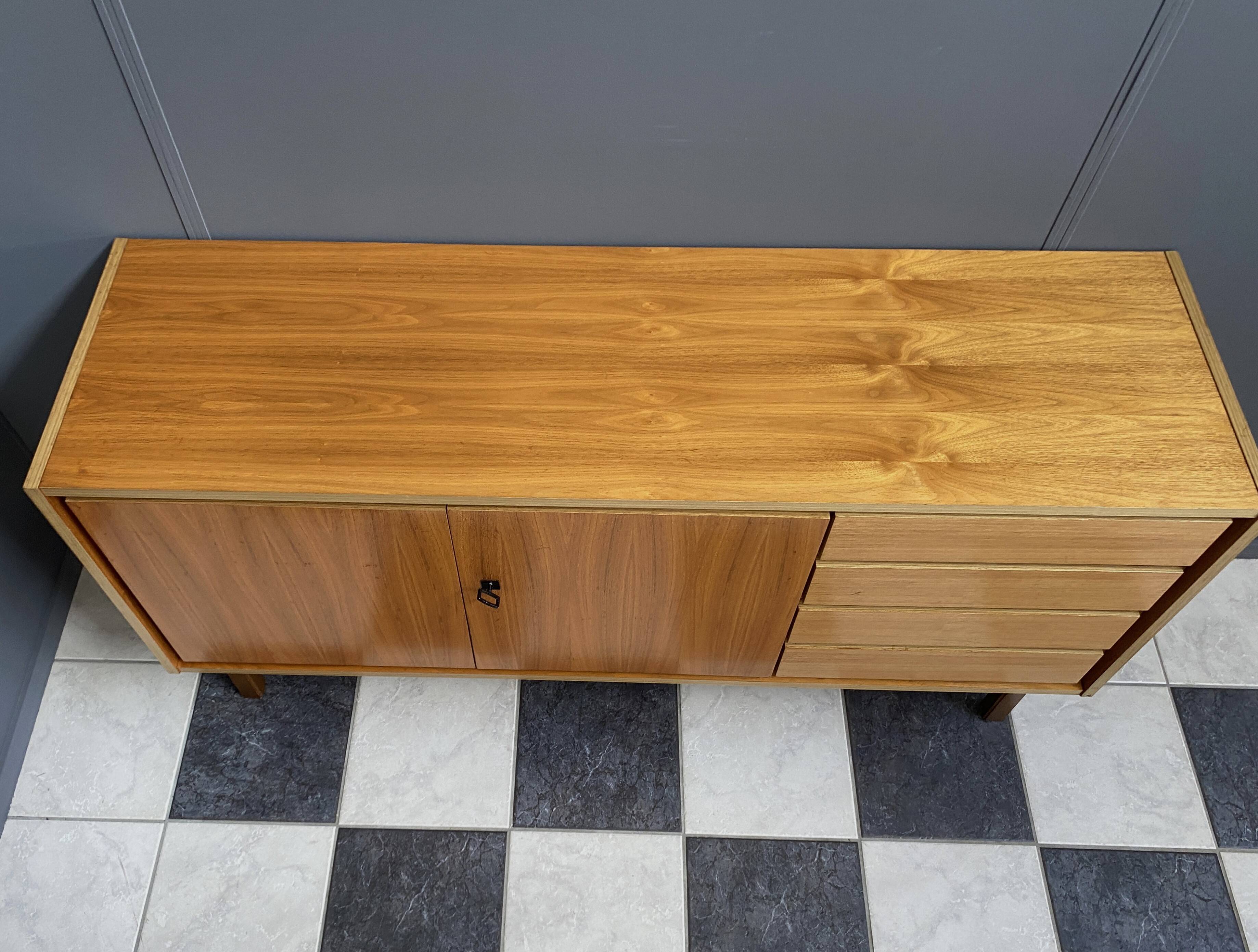 buffet en bois des années 1970