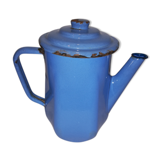 Vintage teapot in enamelled sheet metal