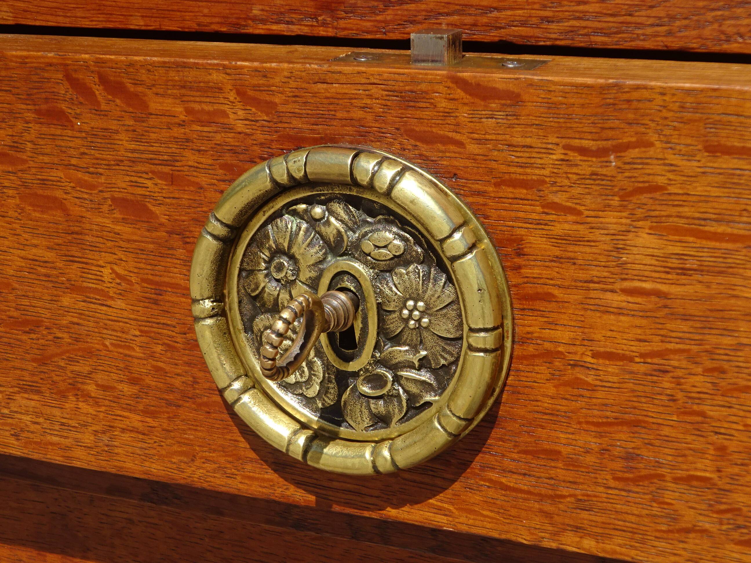 Buffet Art Déco avec guérites et miroir