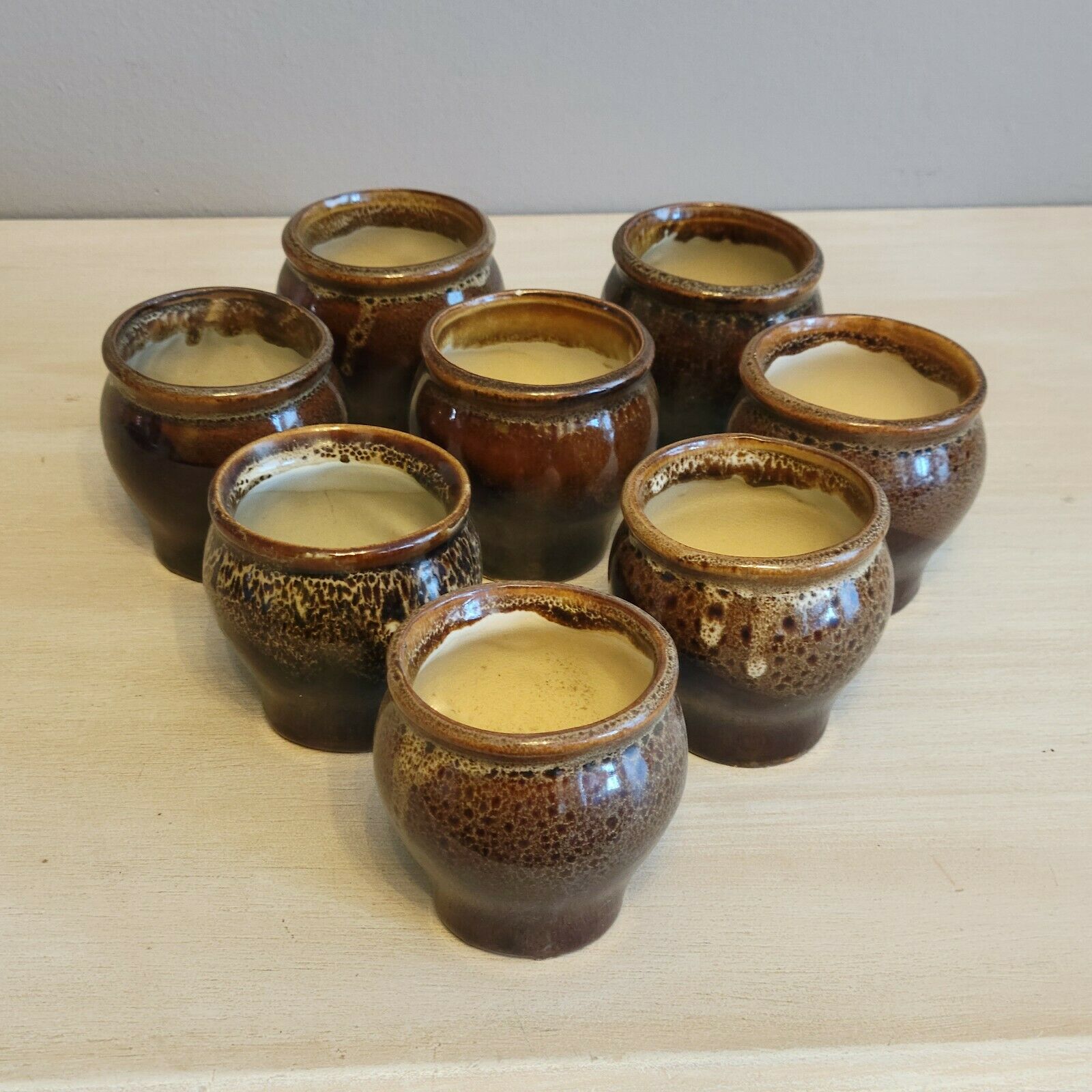 Lot 8 coffee cups in vintage ceramic 60s