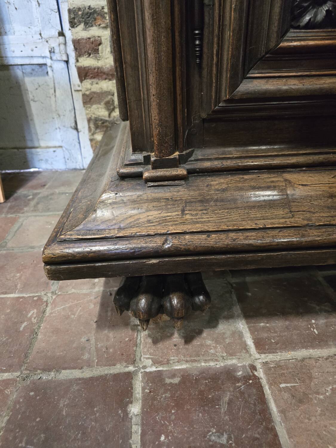 18th century Renaissance 4 door furniture