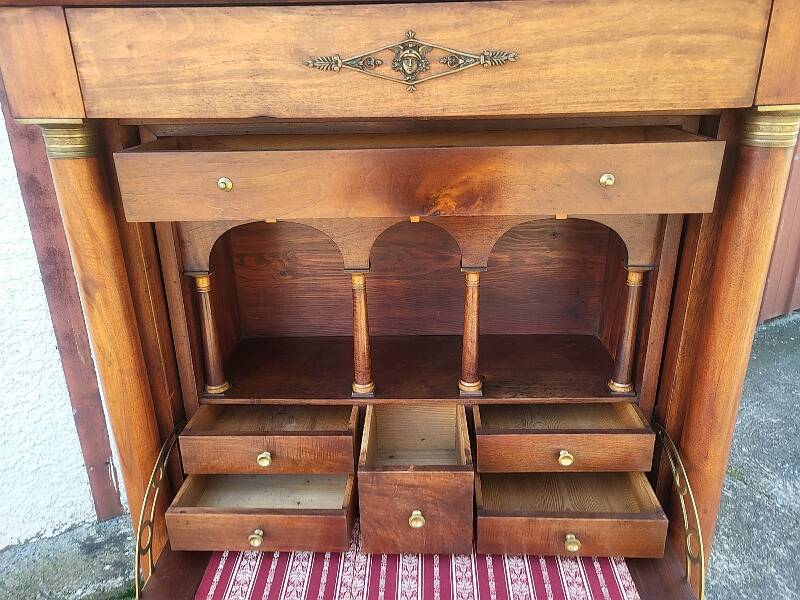 Empire secretary with detached columns in walnut from the 19th century