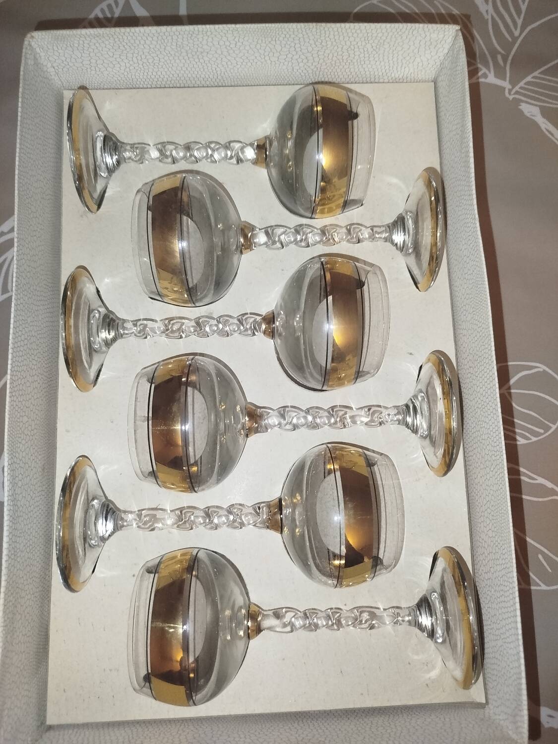 Verlor glasses with gold trim