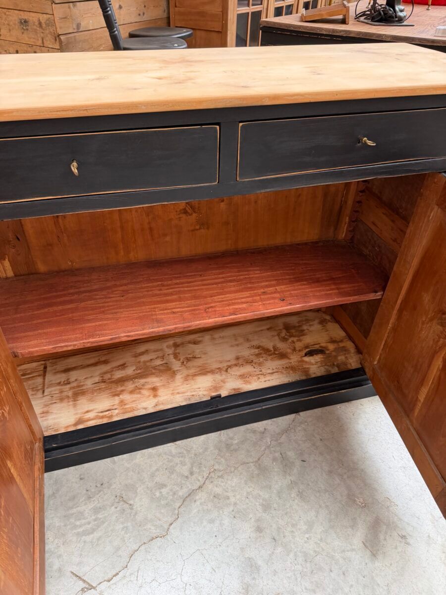 Enfilade in cherry wood from the 19th century.