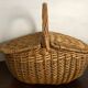 Panier en osier tressé