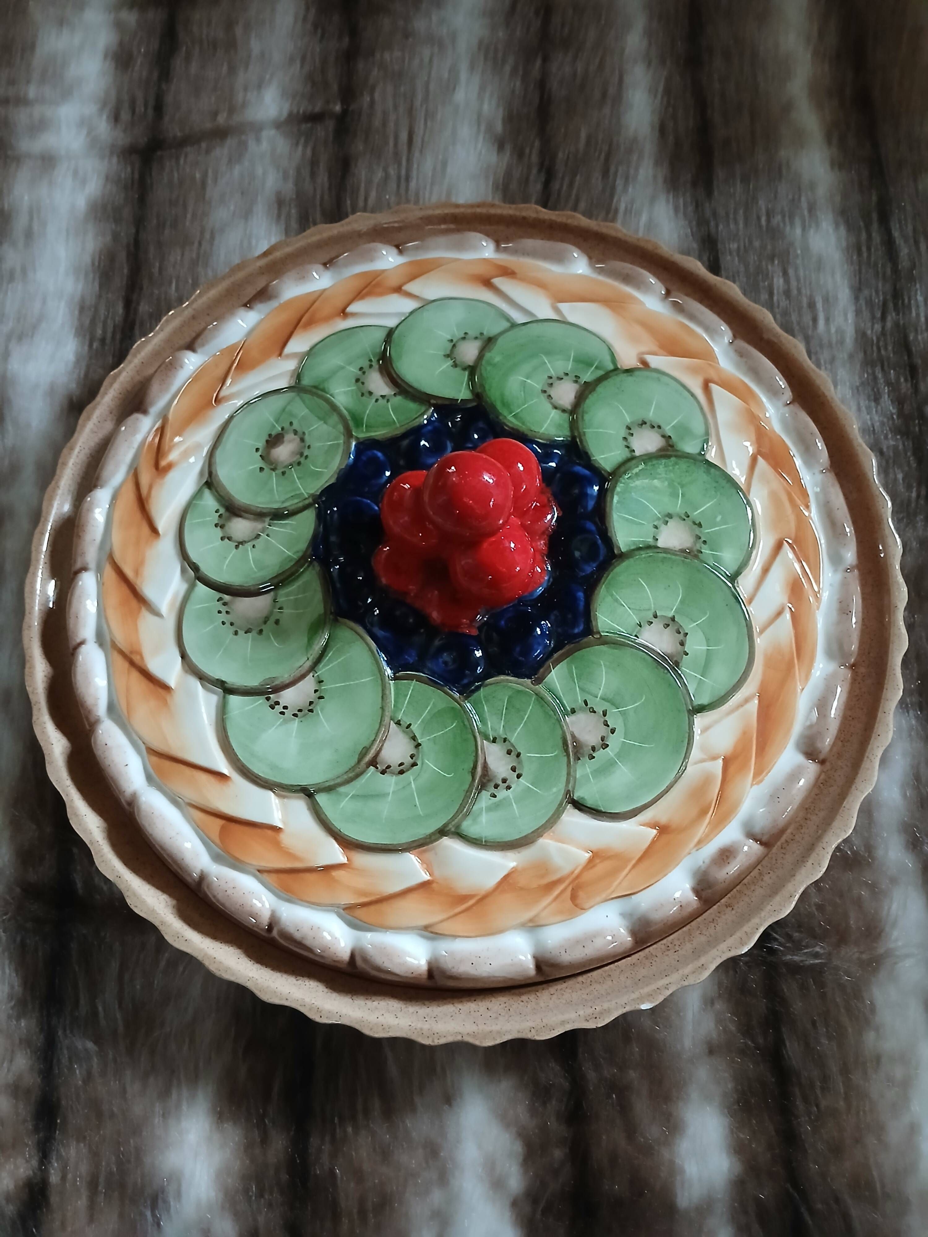 Plat à tarte ancien en barbotine