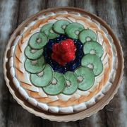 Antique pie dish in slipware