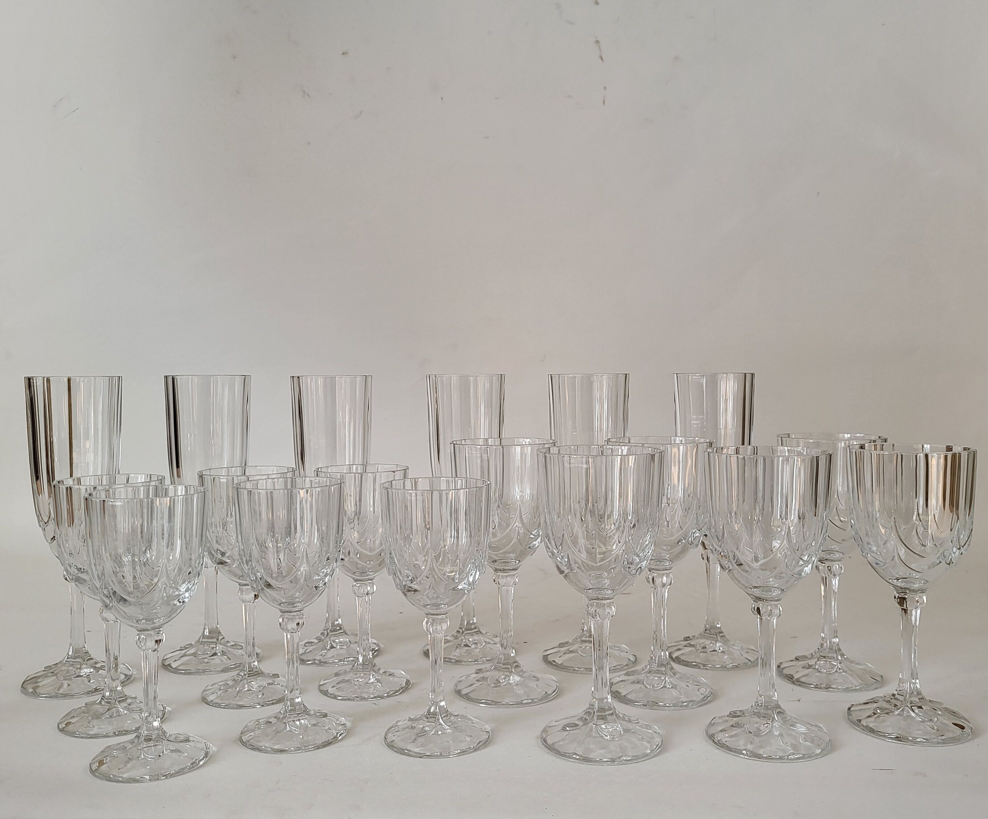 Service 18 verres à vin - flutes champagne art déco