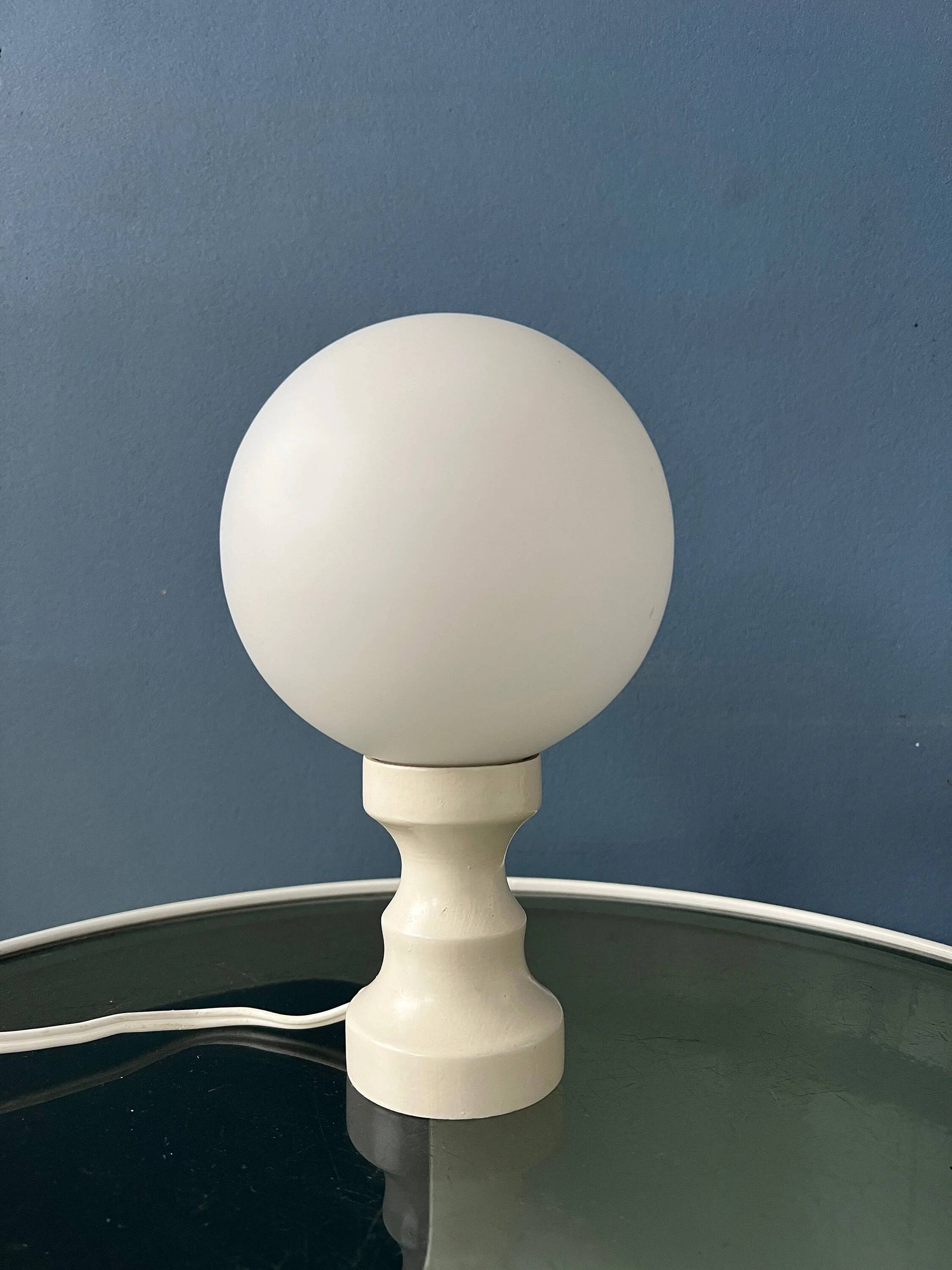 Lampe de table Space Age blanche en verre opalin