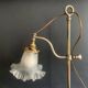 Lampe col de cygne "monte et baisse" en laiton et tulipe en verre, 1900