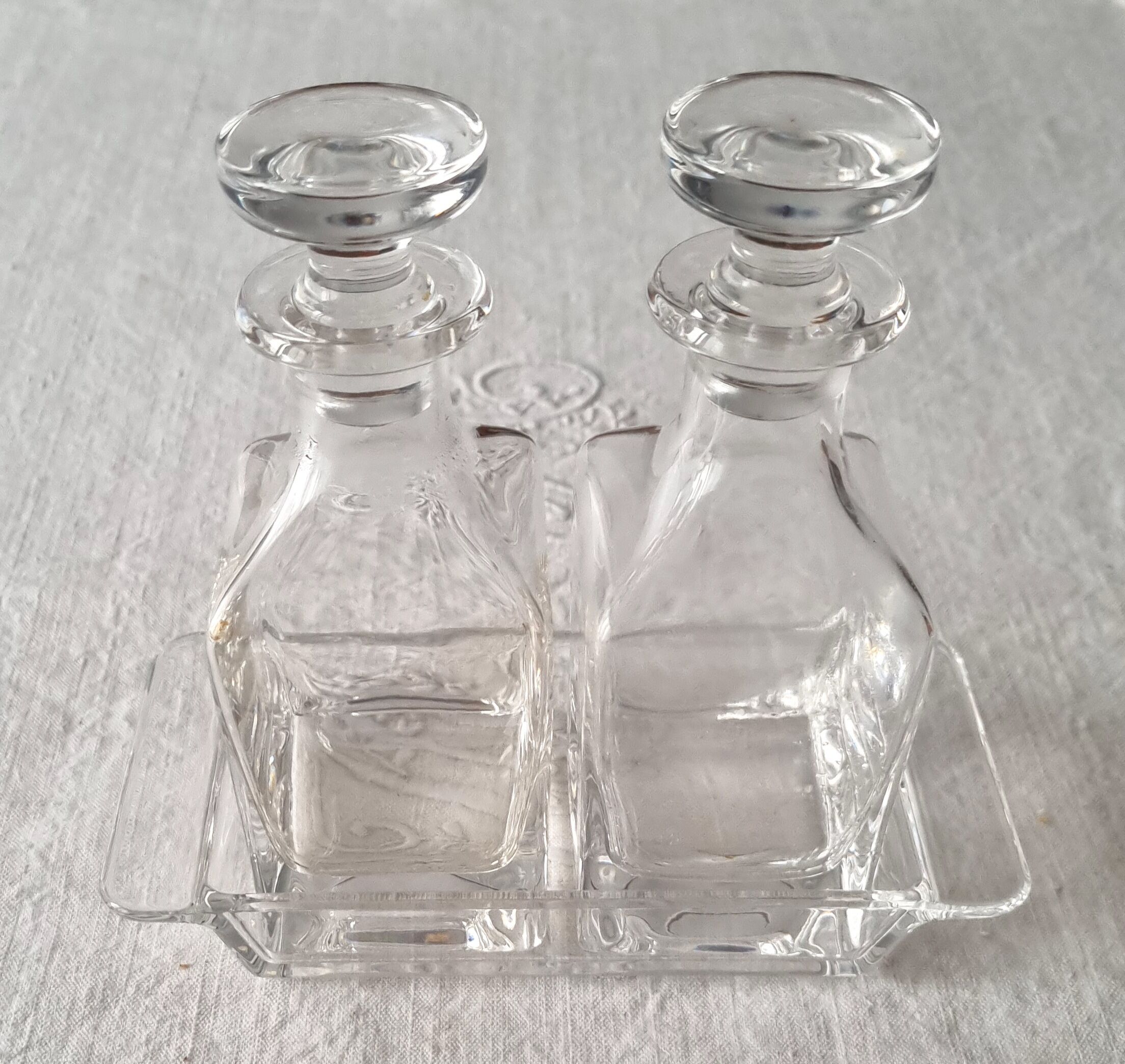 Servant with vinegar and oil