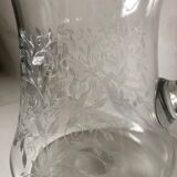 Carafe en verre gravé