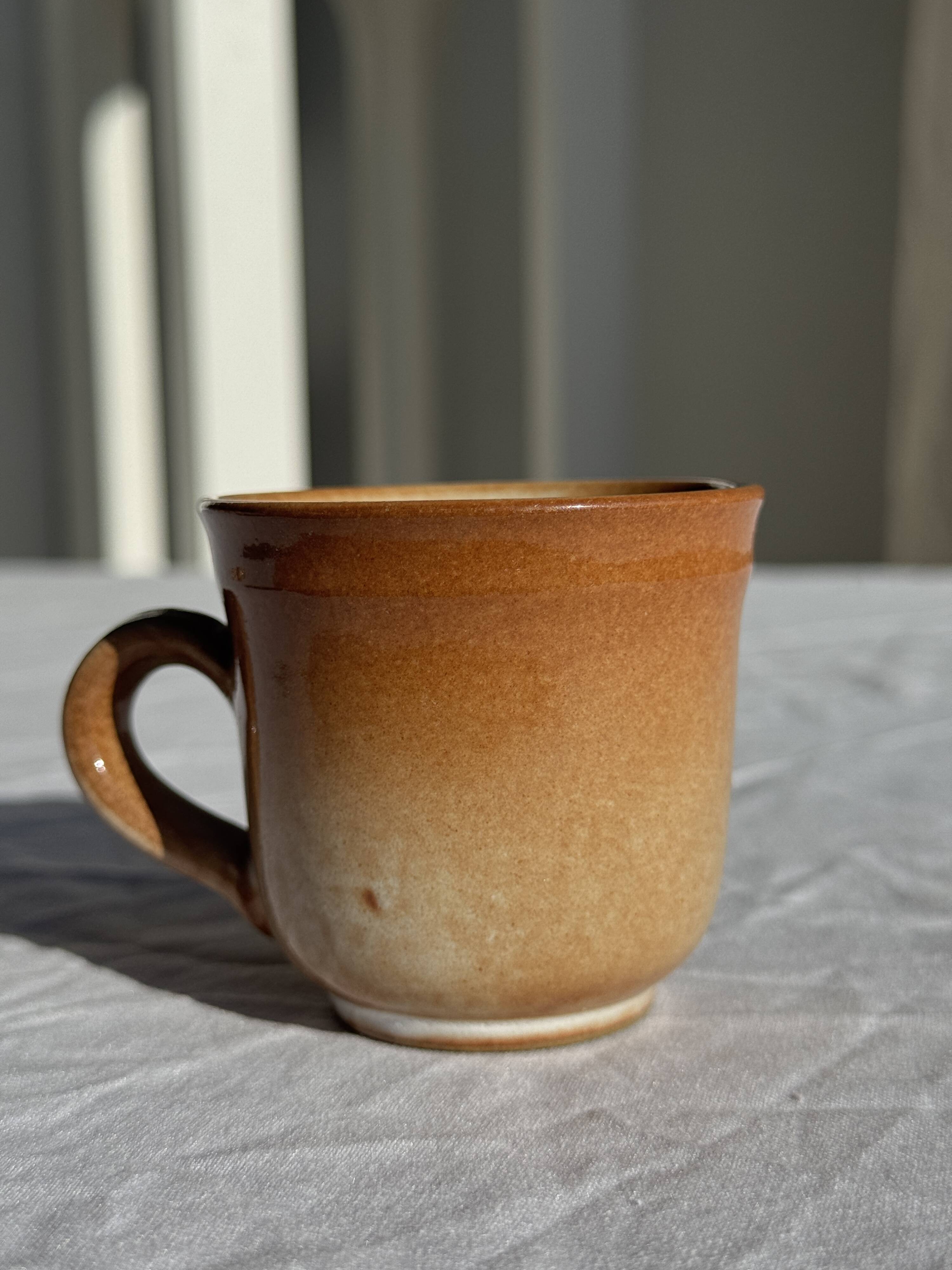 Lot de 11 tasses à café en grès à anse