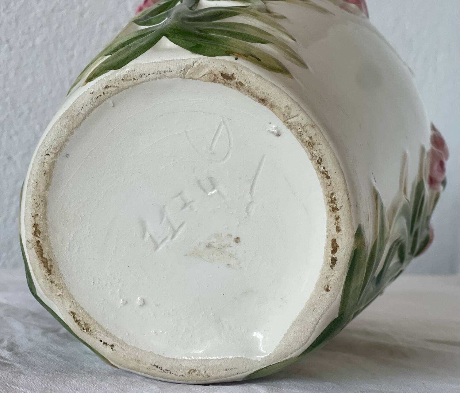 Slip vase.