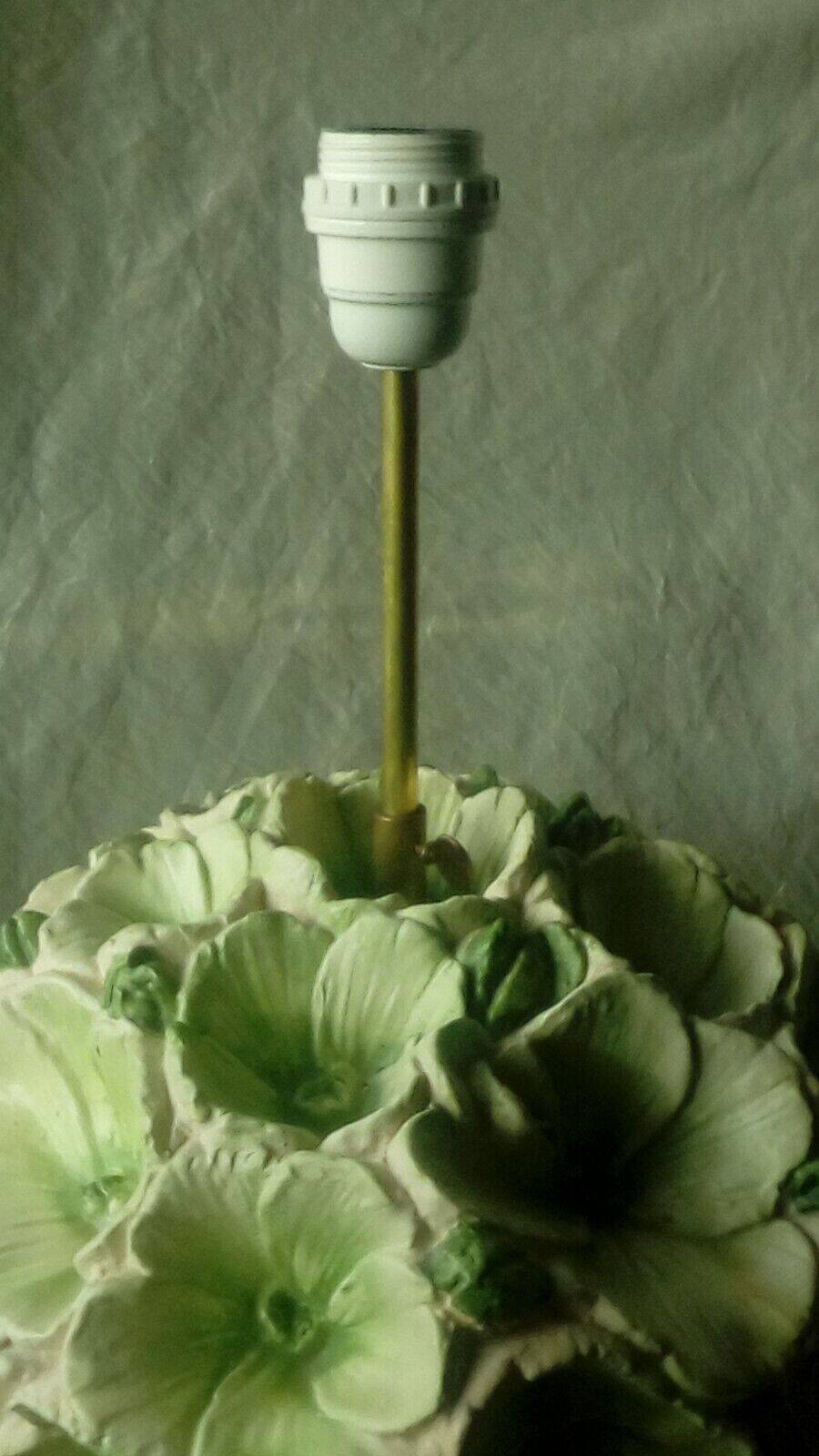 Lampe de salon a poser en ceramique bouquet de fleurs