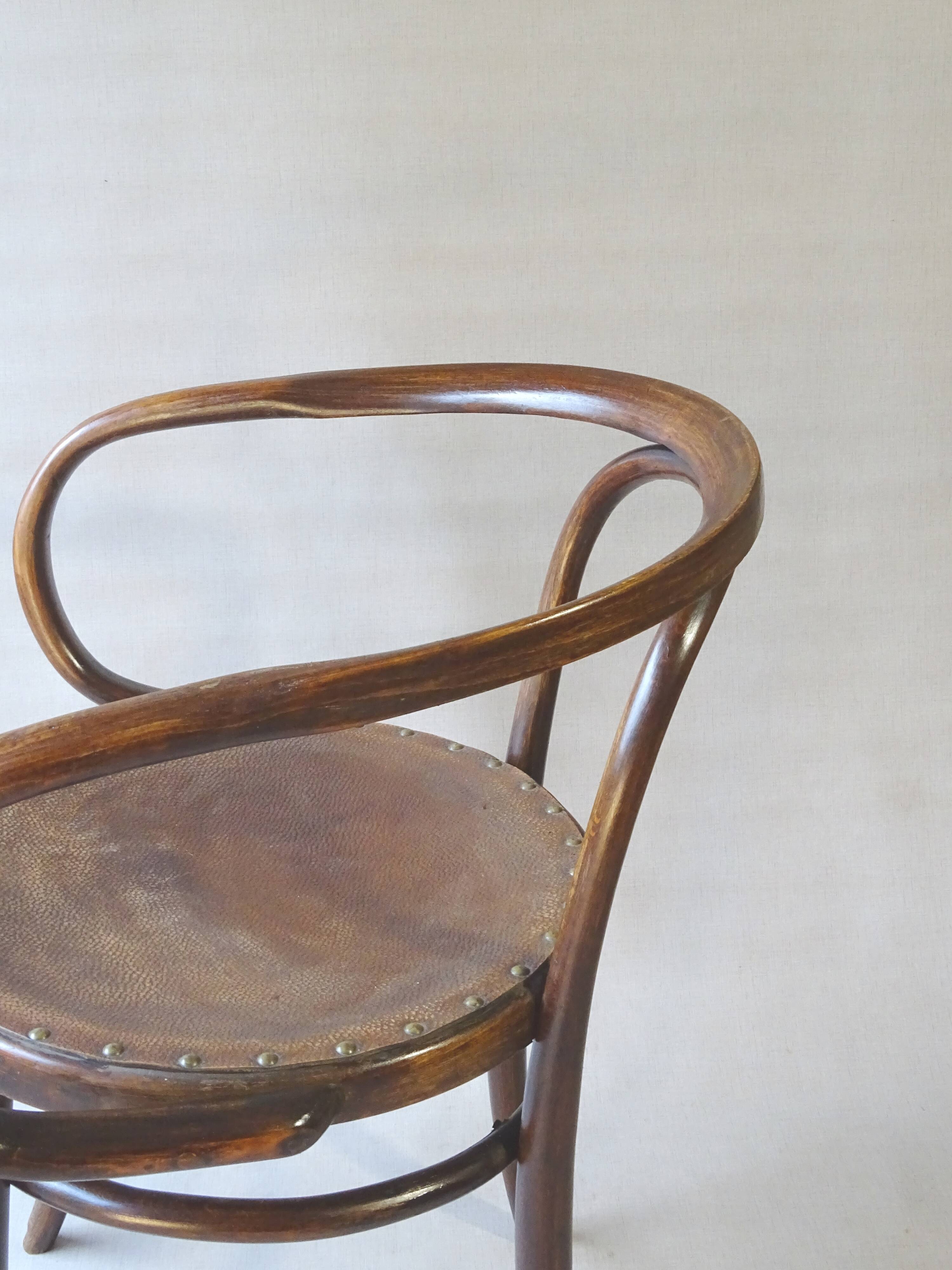 Le corbusier bentwood armchair by ungvar b9 1900 leather seat