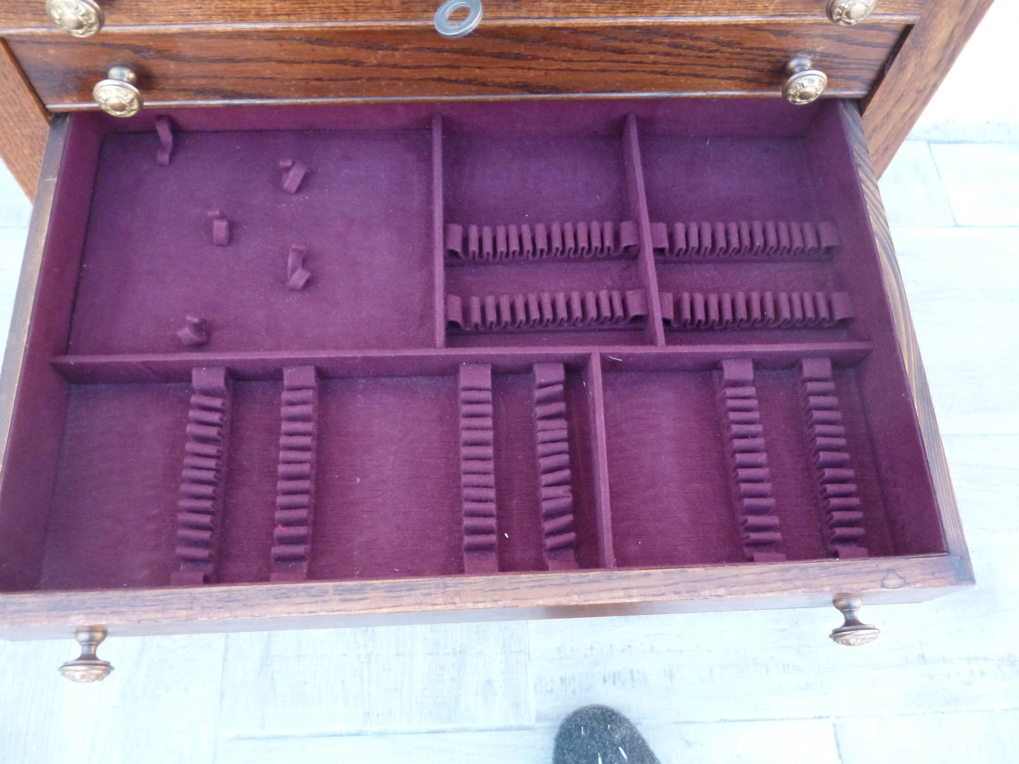 Silver dresser for Christofle cutlery set