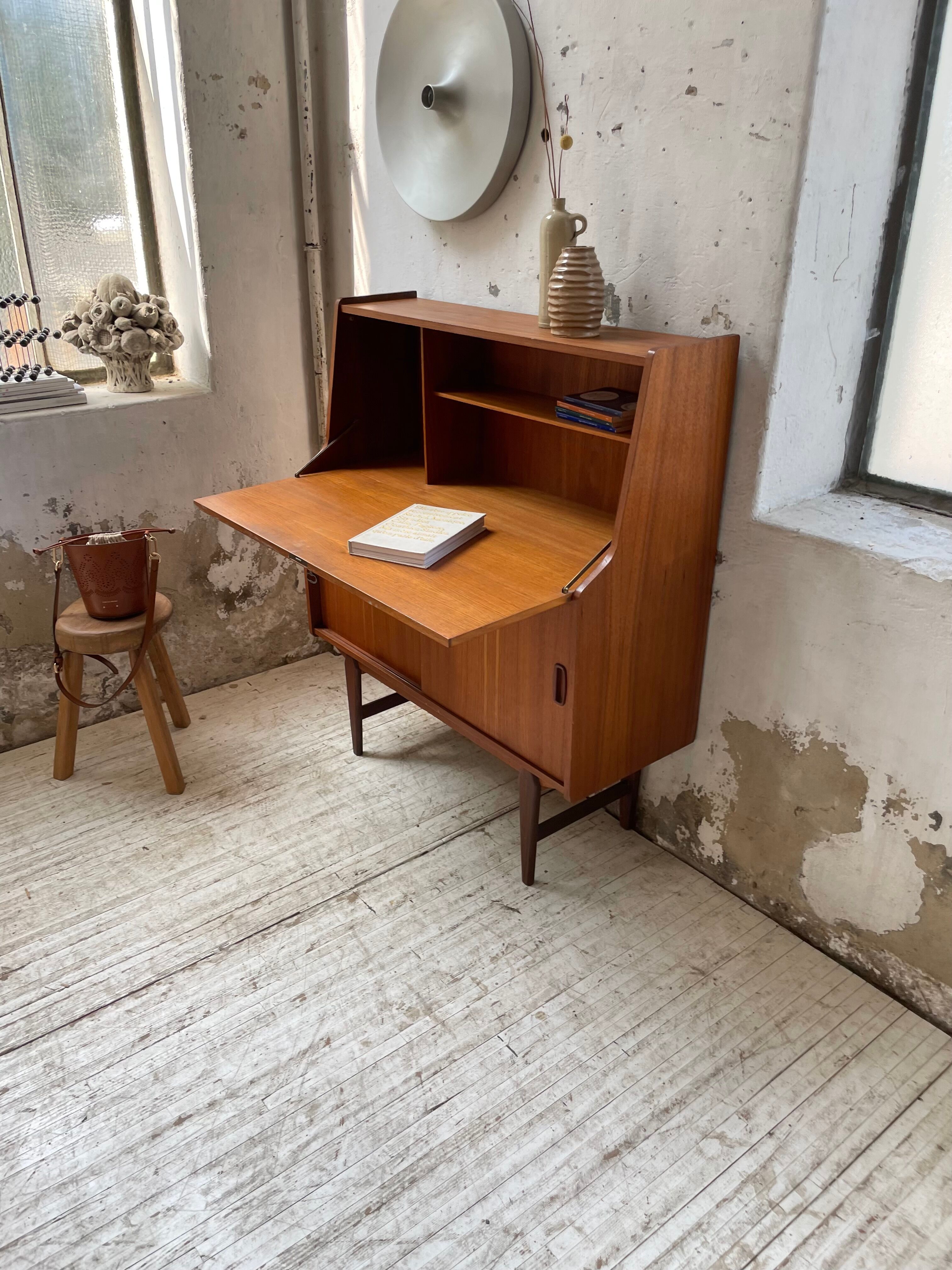 Secretary Samcom teck 1960