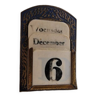 Dutch Perpetual Table/Desk Calendar, Circa 1900