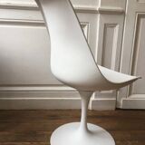 Tulip chair by Eero Saarinen for Knoll International