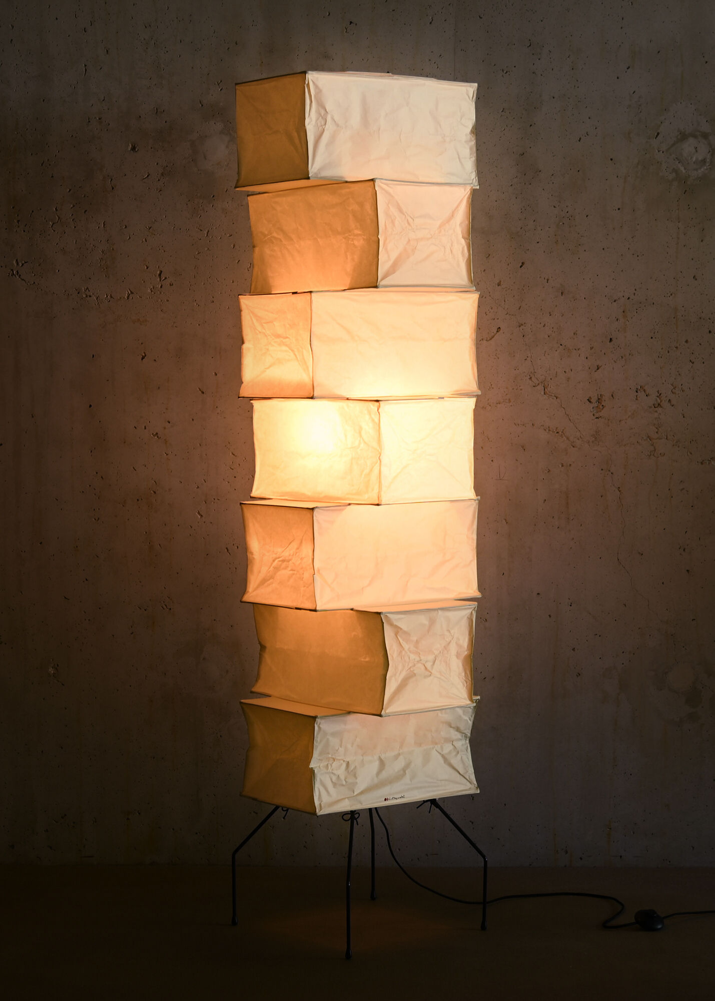 Isamu Noguchi Akari Light Sculpture Model UF4-L10 Handcrafted by Ozeki, Japan