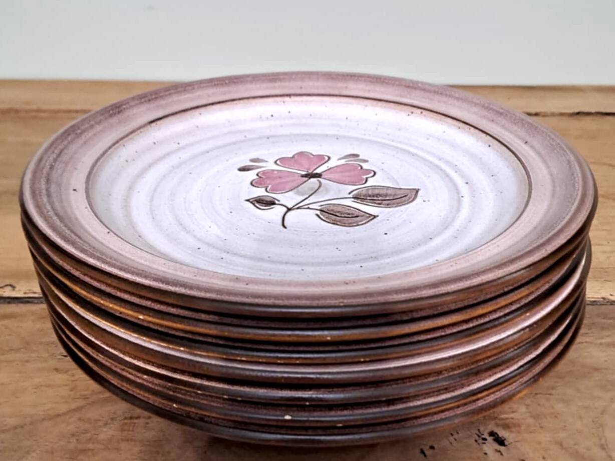 7 Niderviller stoneware flat plates