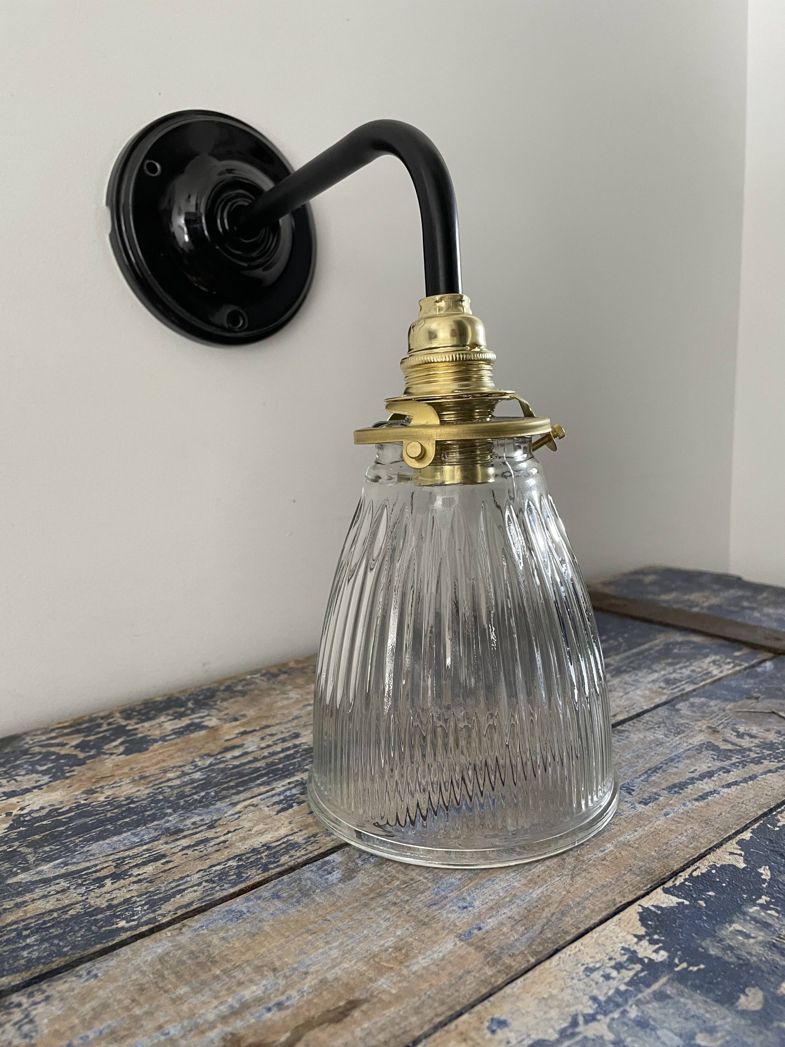 Wall lamp in brass glass and ceramic