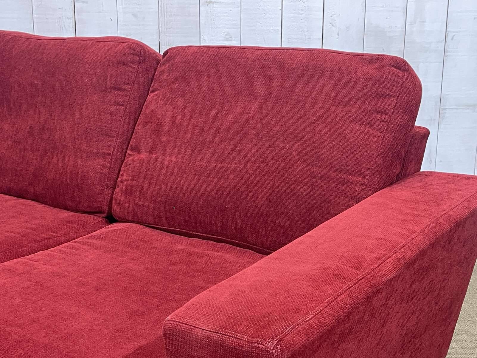 Canapé moderne en tissu et piètement chromé