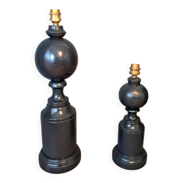 Paire de lampes en bois laqué noir/gris en hêtre vintage.