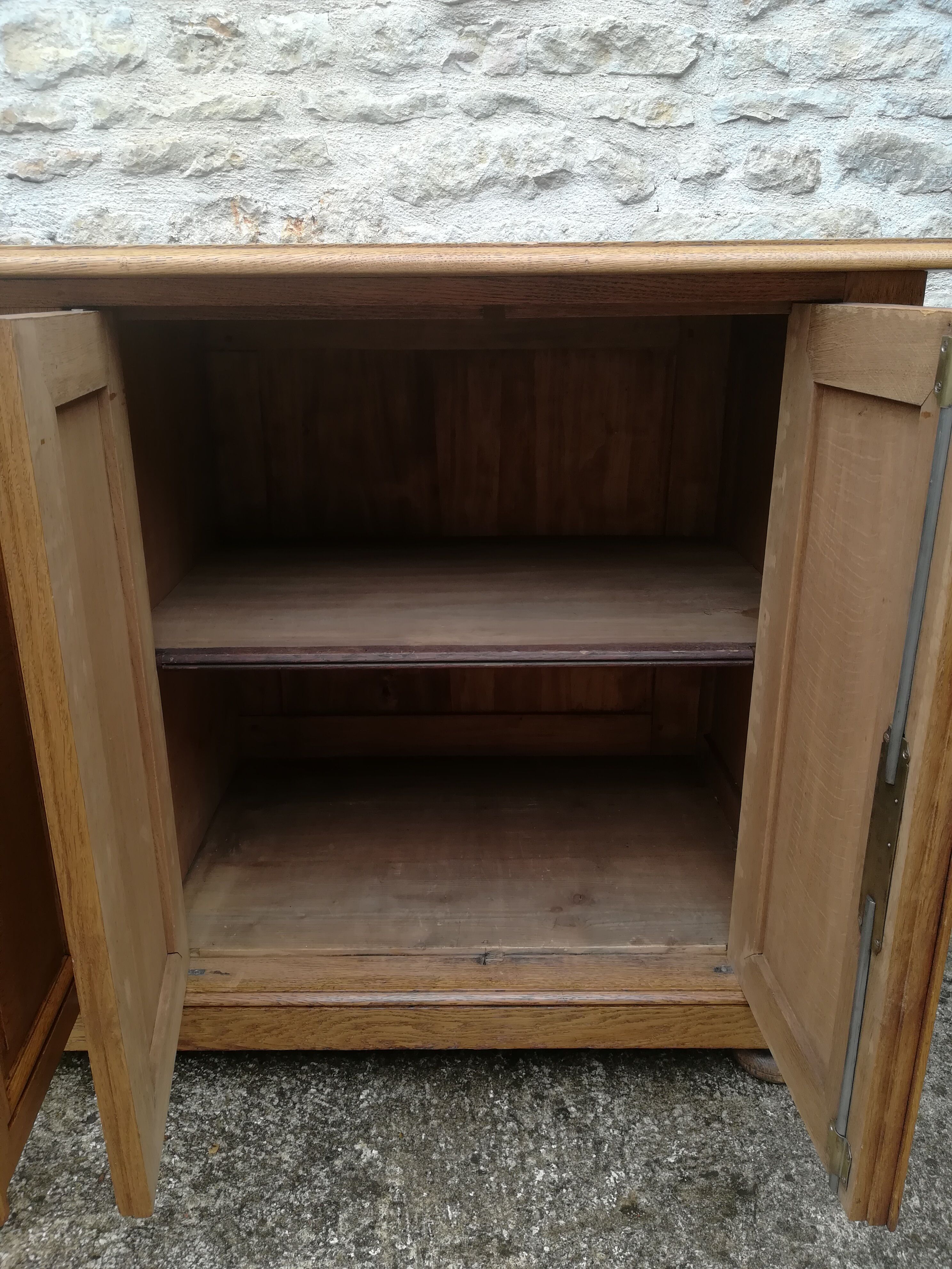 Four-door trade furniture