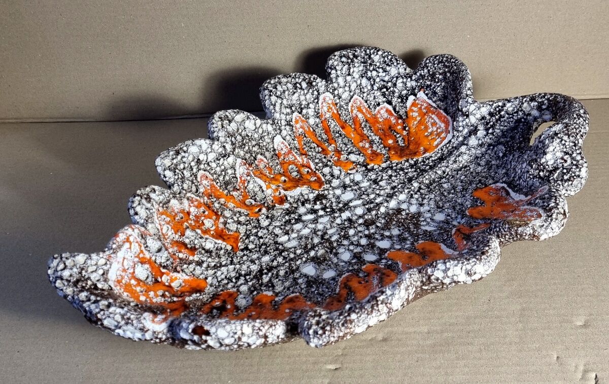 Large Vallauris leaf cutter in fat lava