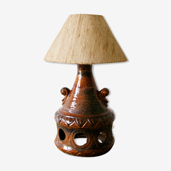 Ceramic table lamp with sisal lampshade