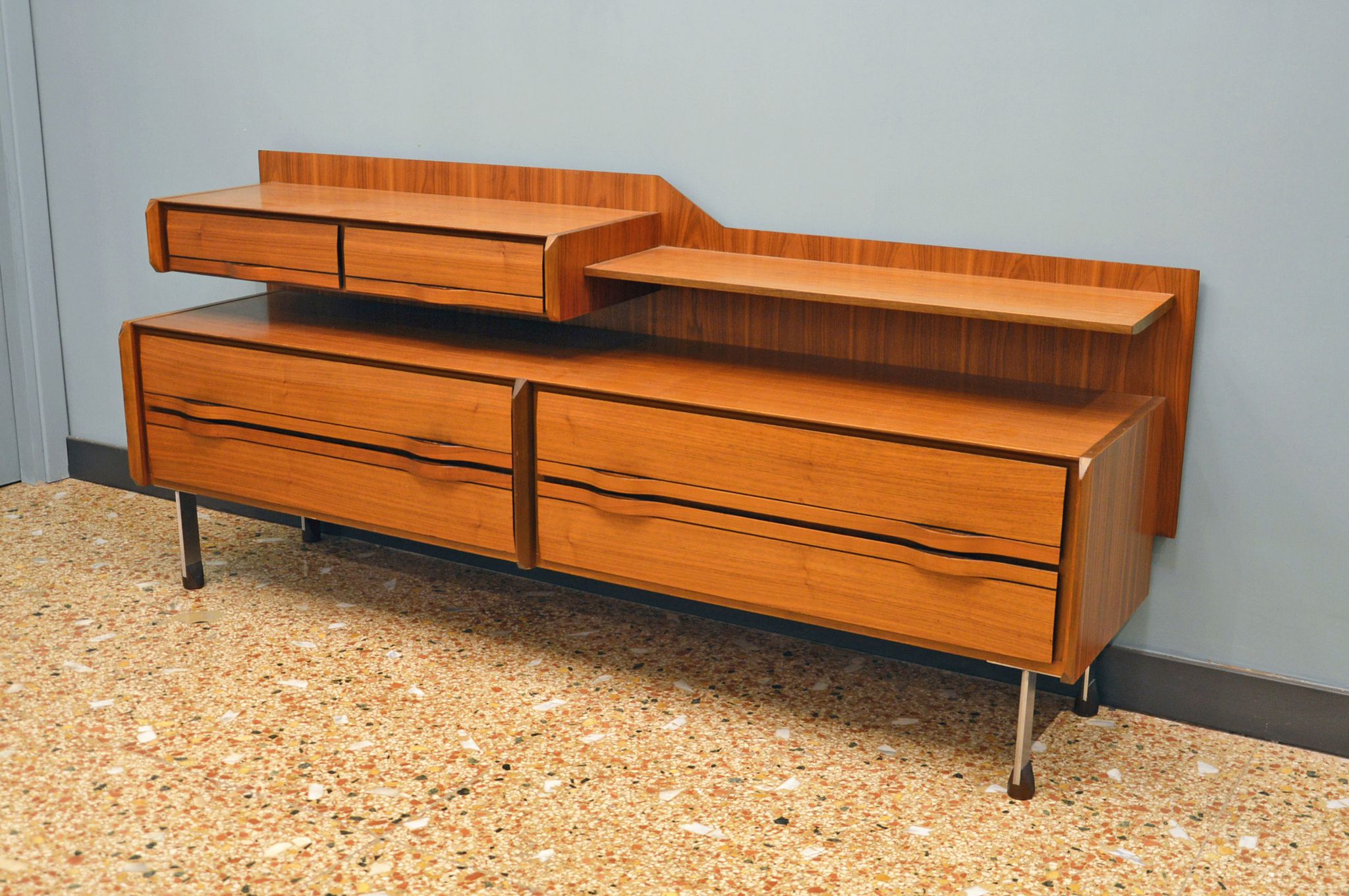 Enfilade par la sorgente dei mobili, 1960