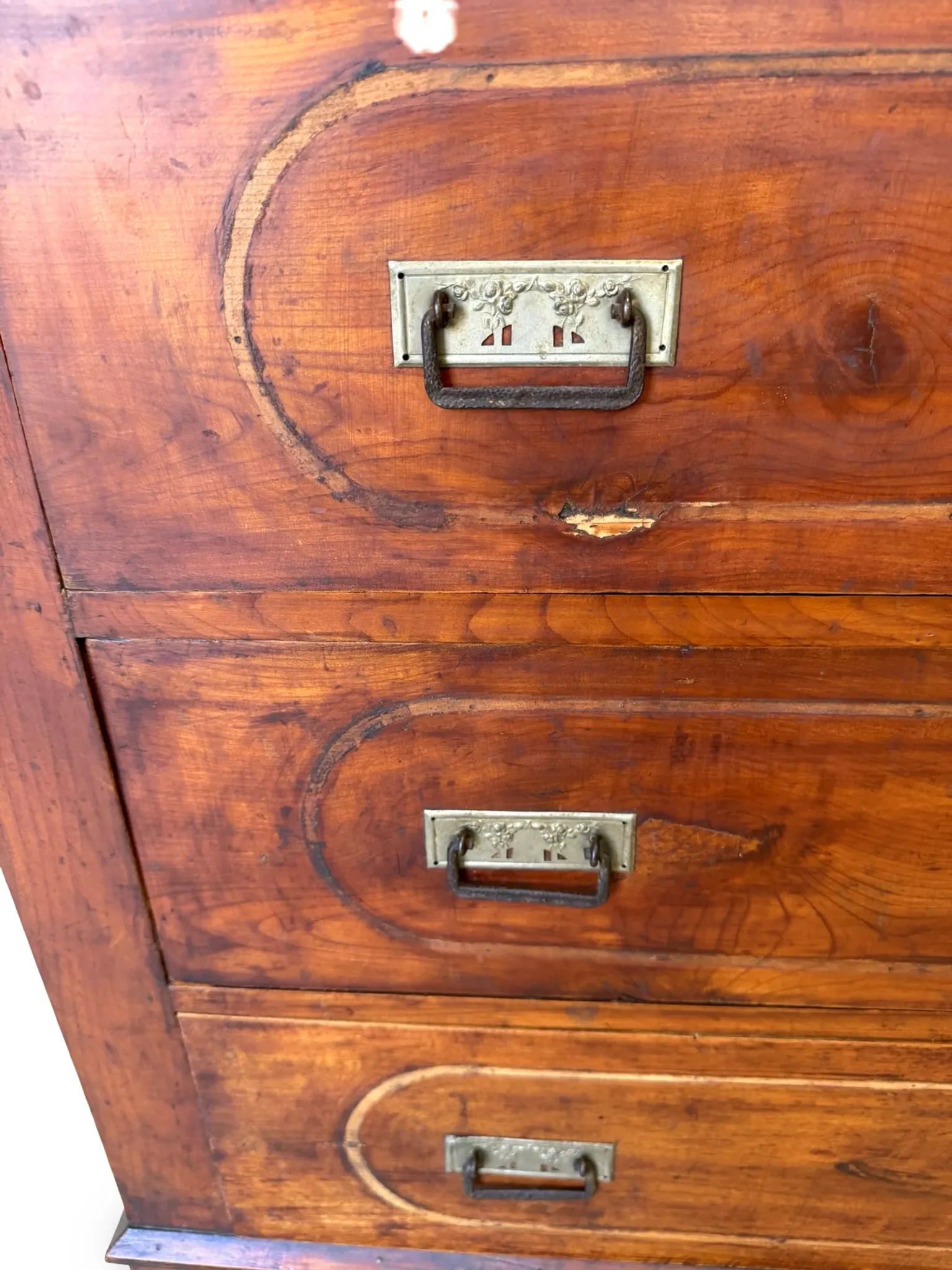 Antique Italian walnut chest of drawers dating to the late 19th centur