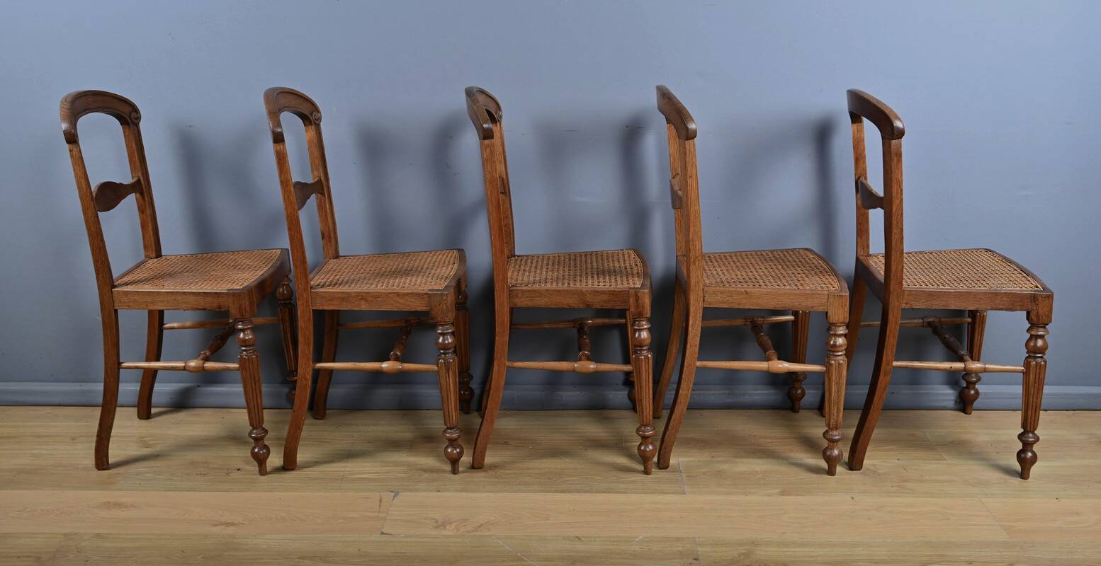 Set of 5 solid oak chairs, Louis Philippe period – 2nd half of the 19th century.