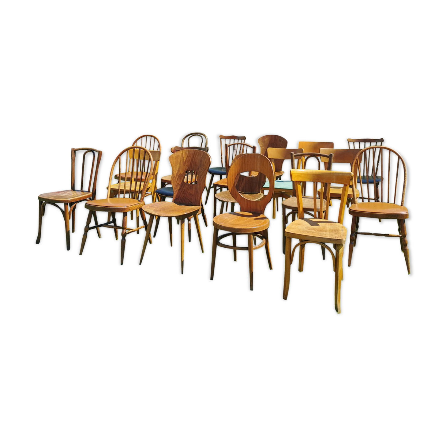 Lot de 20 chaises bistrot dépareillées