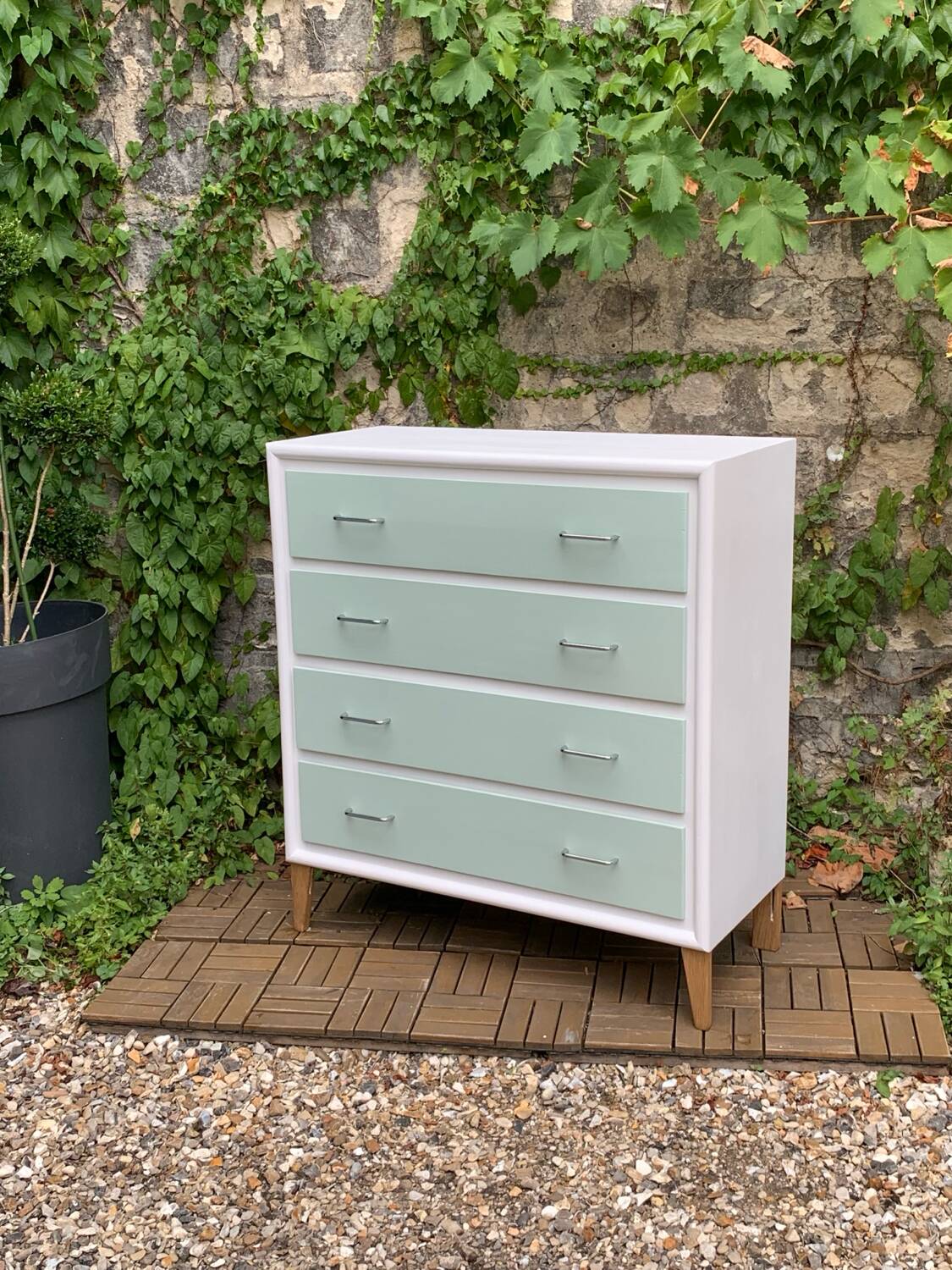 Vintage 1950s compass foot chest of drawers