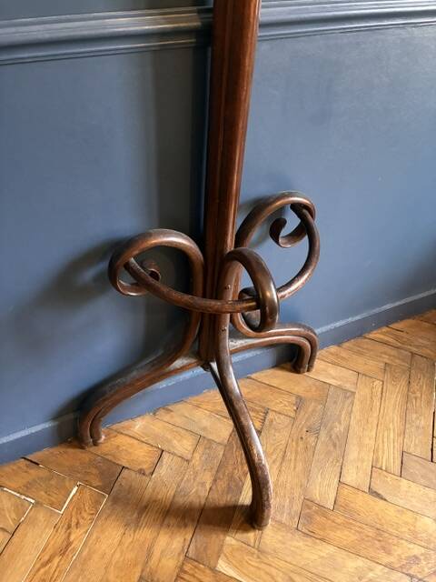 Coat rack - Thonet parrot in bent wood