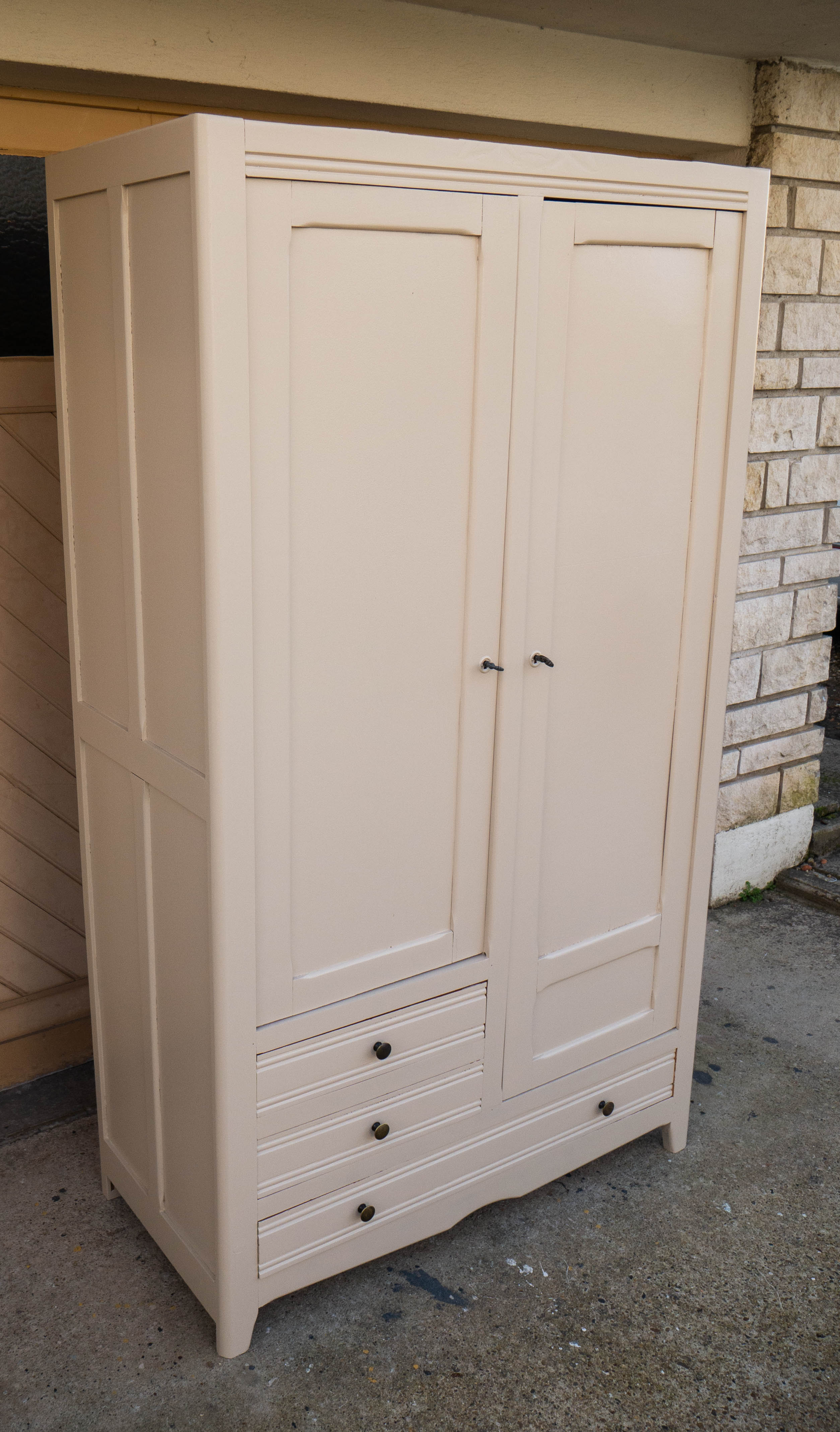 Armoire parisienne
