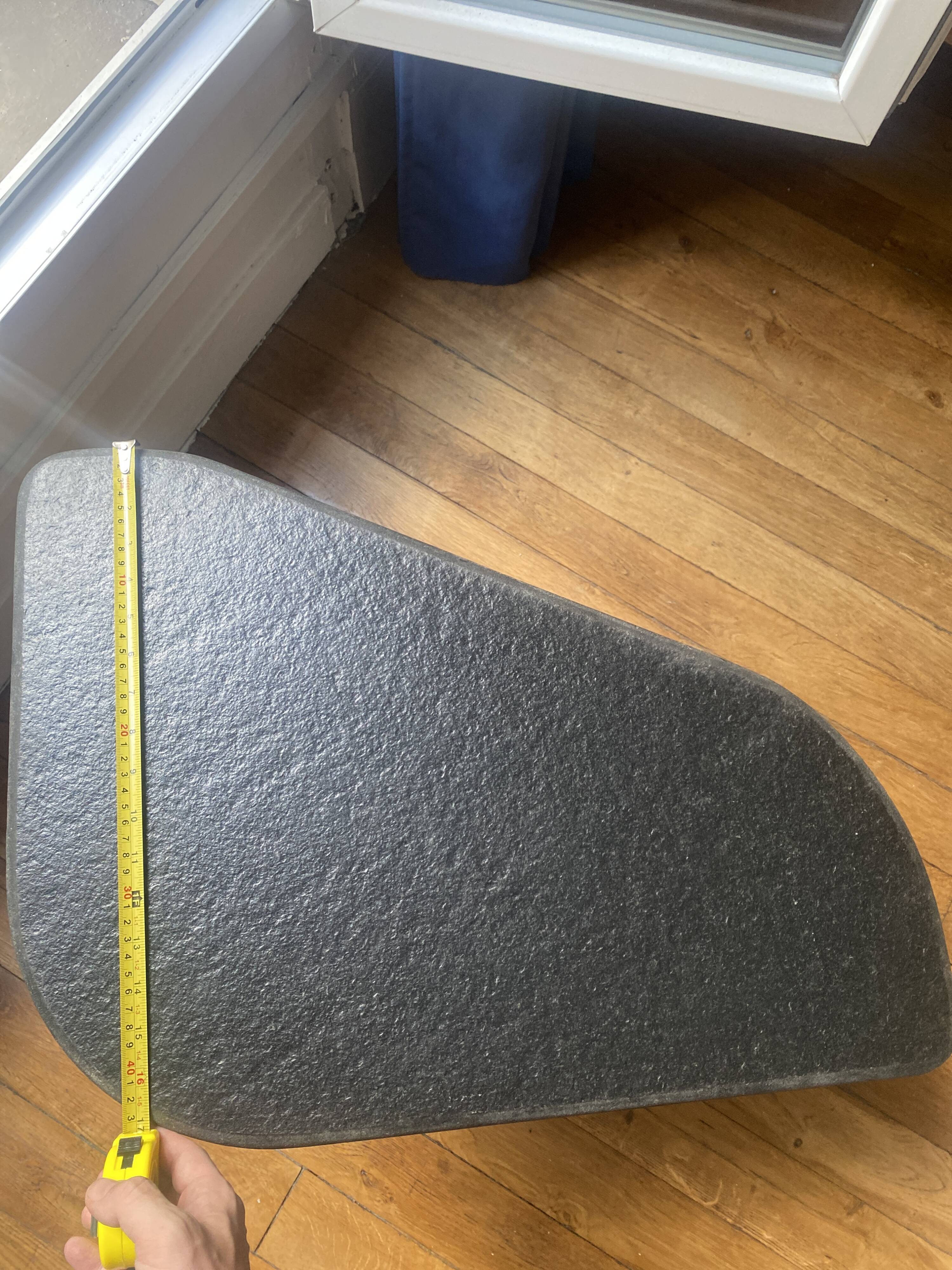 Coffee table / Bedside table