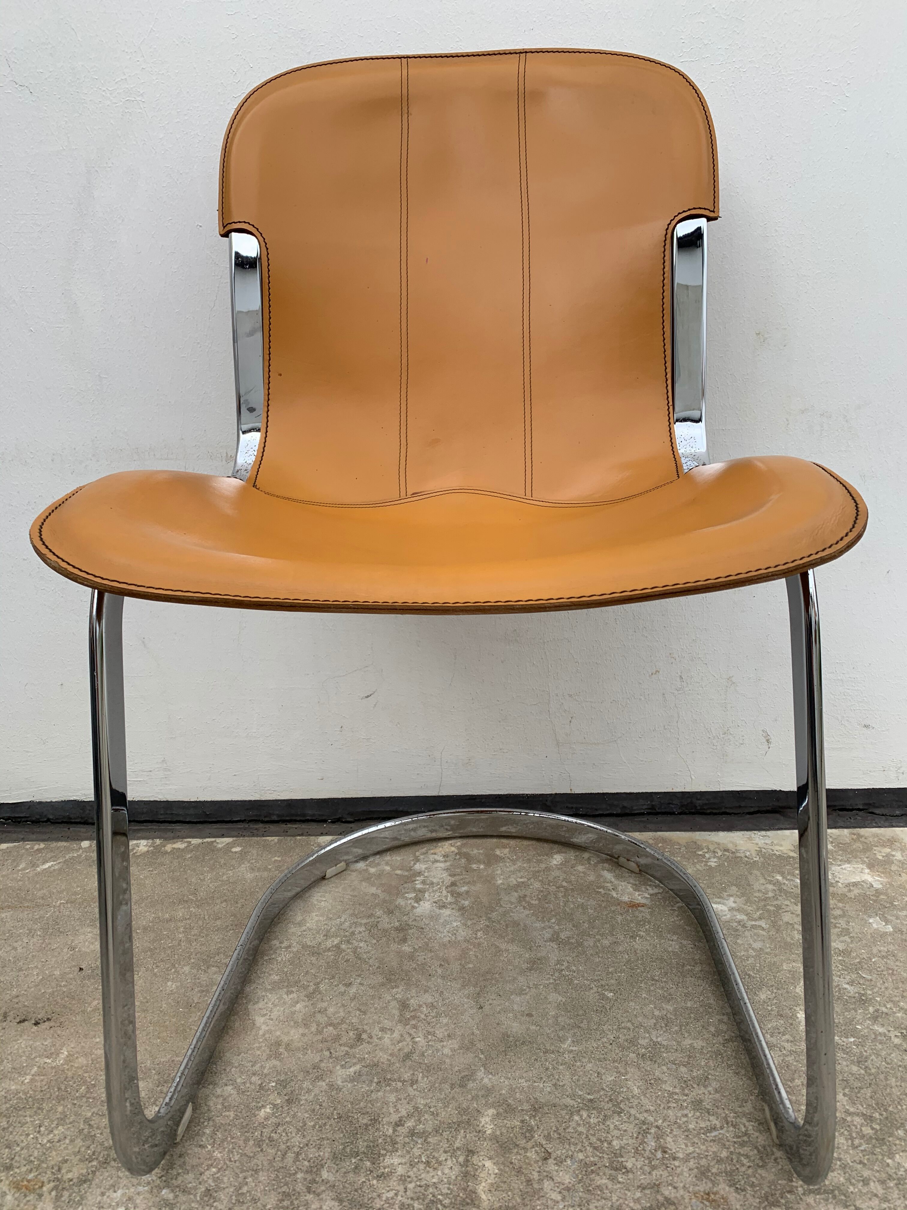Lot 4 Italian chairs, Cidue camel leather and chrome 1970